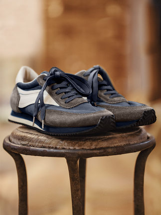 Discover Top Summer Sneakers: Retro, Jogging, Canvas for Every Style